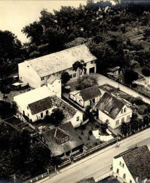 1950 - Residência de Johanna e fábrica Altenburg, na Rua São Paulo, Blumenau/SC